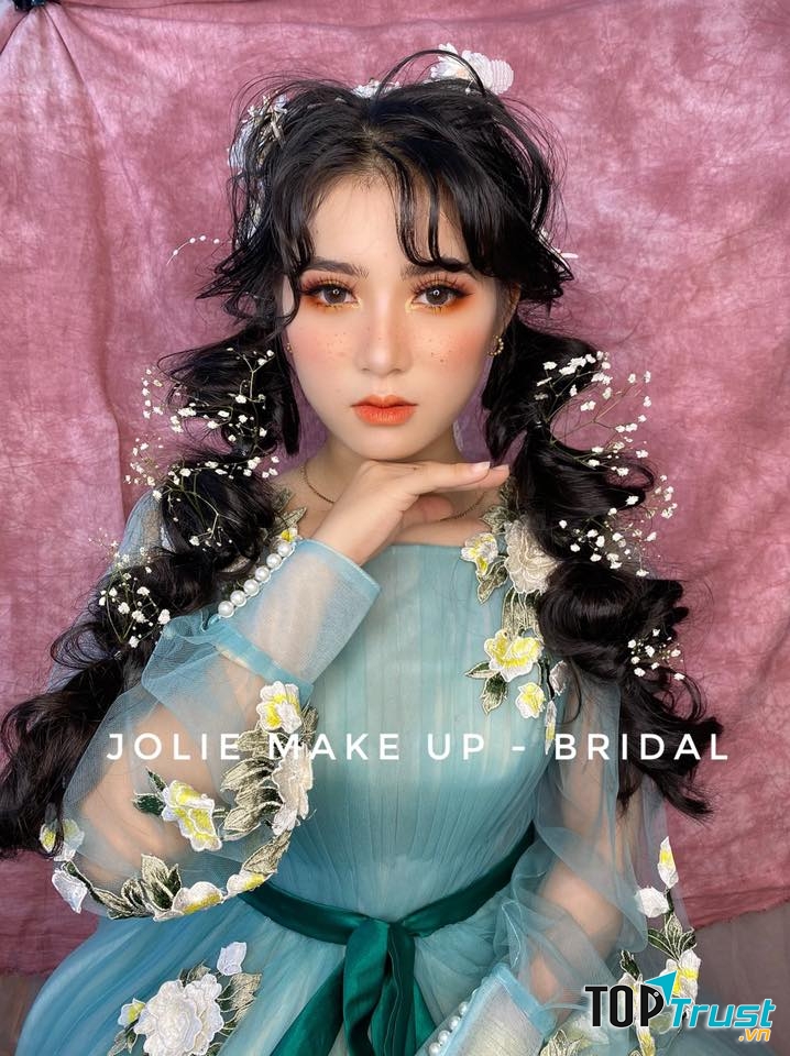 Jolie Make up & Bridal