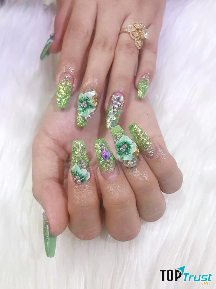 Jolie Nail đủ sức thuyết phục bất cứ quý cô sành điệu nào đến tiệm để chăm sóc móng