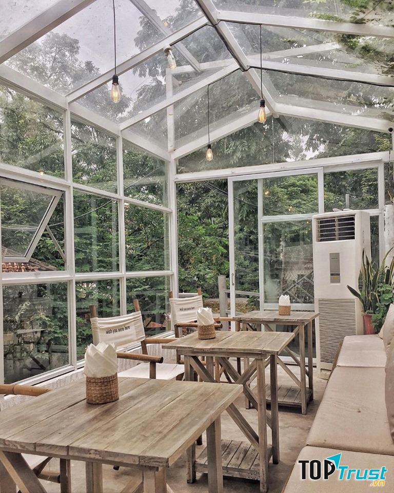 Không gian yên tĩnh tại Jouri Dessert & Tea