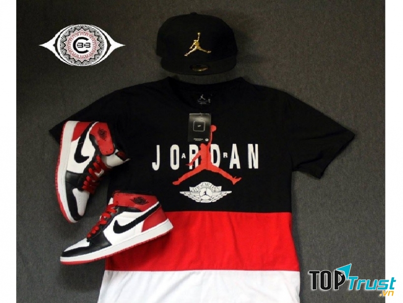 sự phối hợp hài hòa giữa trang phục và phụ kiện của J.T shop