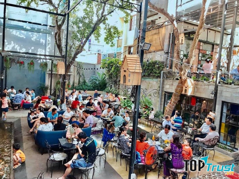 Juliet’s Garden Coffee & Dining