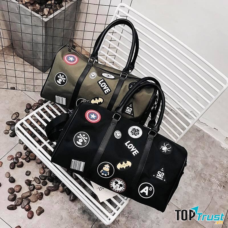 Những chiếc túi bản to có sẵn tại July House sẽ khiến bạn hài lòng và có được sự lựa chọn ưng ý ngay thôi.