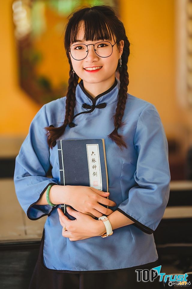 Concept cô gái Trung Hoa tại June