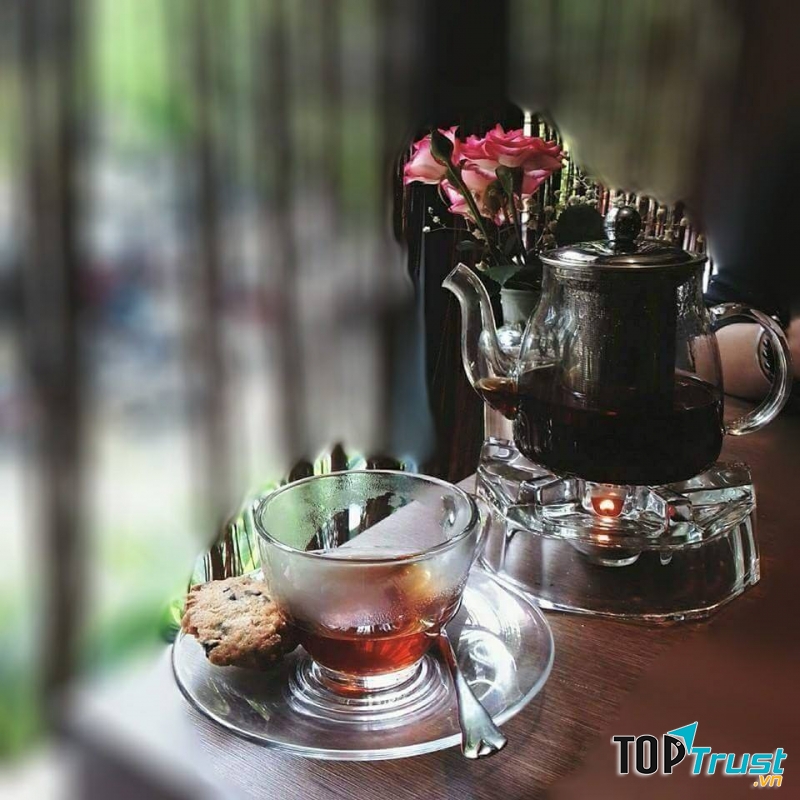 set trà lung linh tại Kaffeine