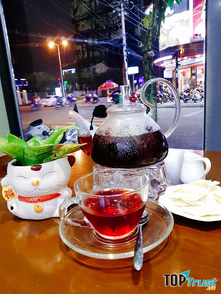 set trà lung linh tại Kaffeine