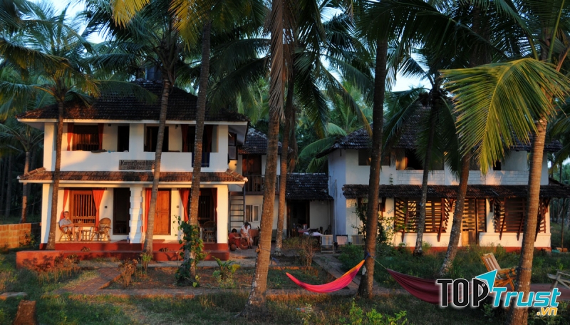 Đúng như tên gọi của nó, Kannur Beach House toạ lạc ở một trong những điểm đến hàng đầu Ấn Độ