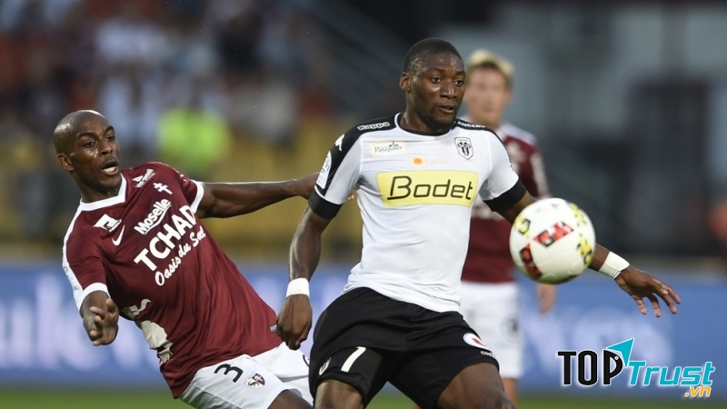 Karl Toko Ekambi - Angers