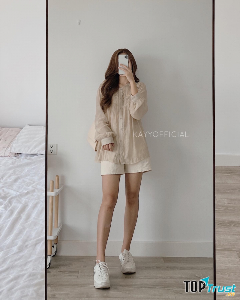 Áo sơ mi của Kayy Store.