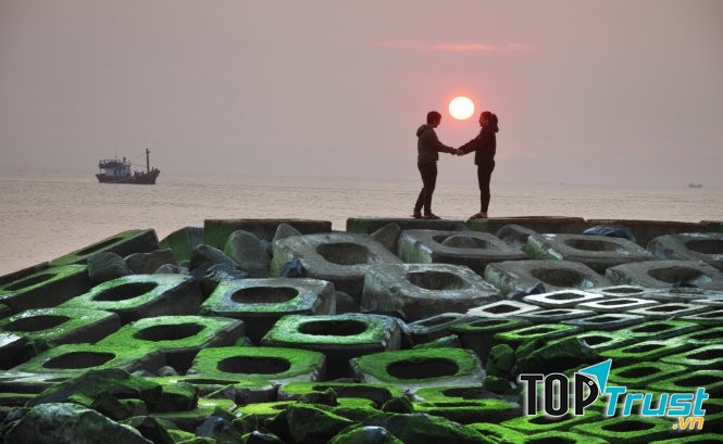 Kè chắn sóng Xóm Rớ