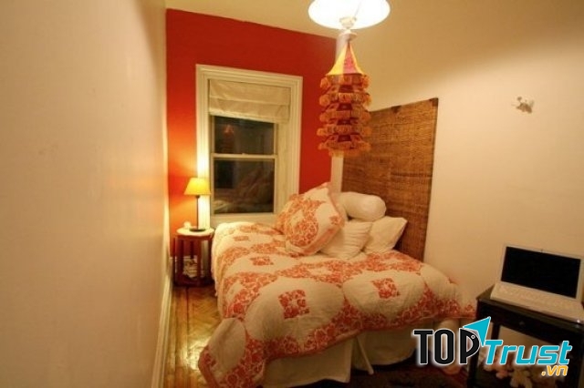 Kê giường sát tường