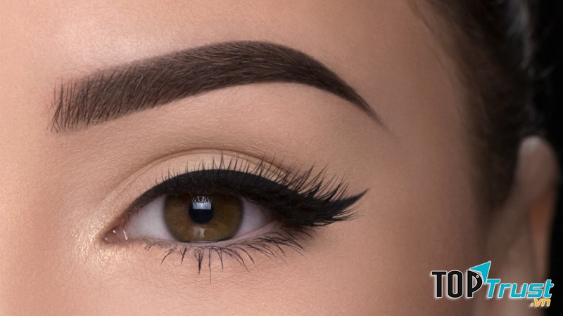 Kẻ chân mày quá đậm