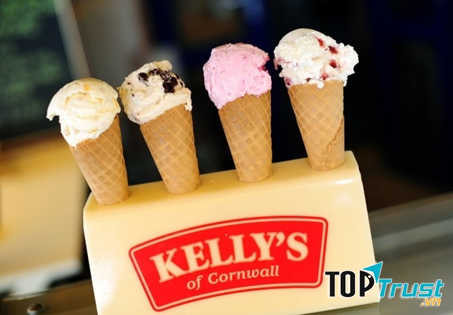 Kem bọc sữa, Cornwall, Anh