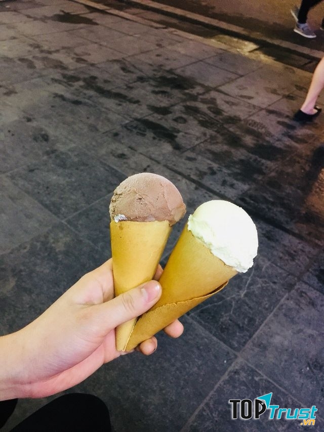 Kem ốc quế Bodega