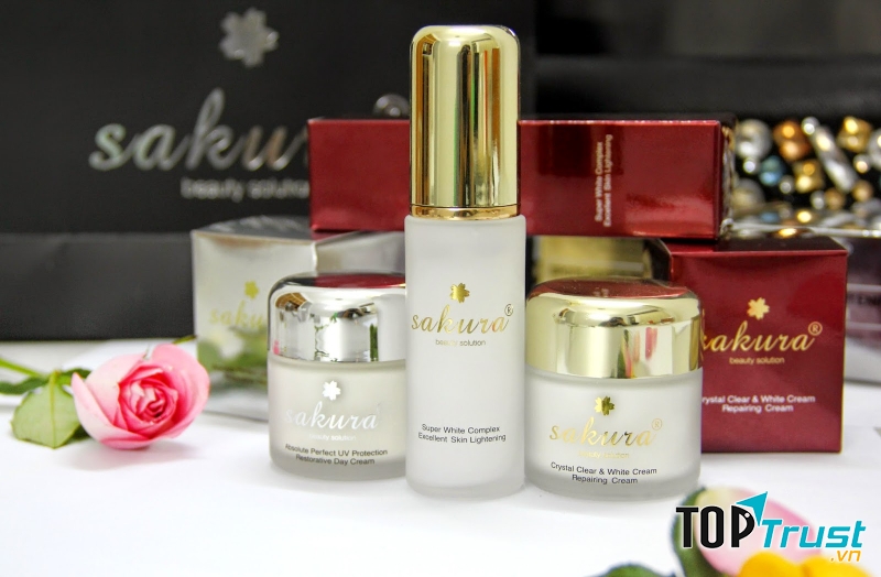 Bộ sản phẩm kem chống lão hoá Sakura Super White Complex Excellent Skin Lightening.