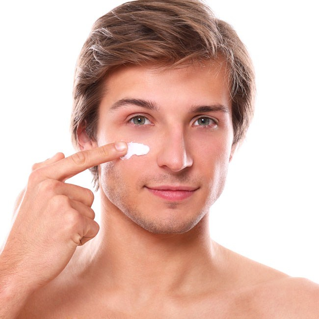 kem chống lão hóa, tái tạo da Shiseido Men Skin Empowering Cream luôn duy trì làn da căng mịn, tươi tắn cho nam giới.