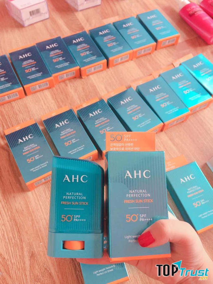 Kem chống nắng AHC Natural Perfection Fresh Sun Stick dạng thỏi