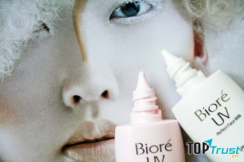Bioré Bright Face Milk SPF50+ PA+++