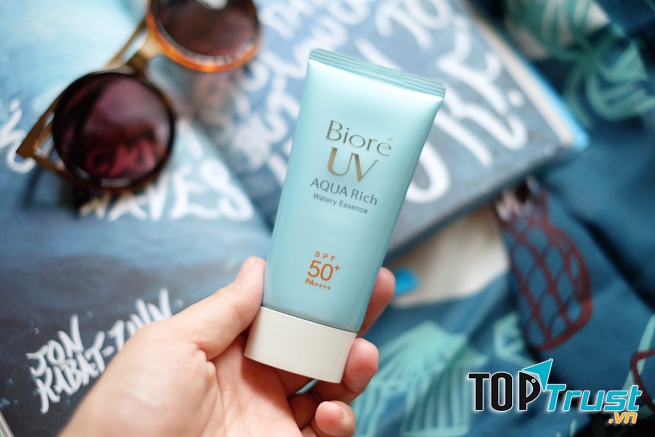 Biore Aqua Rich Watery Essence SPF50+/PA++++
