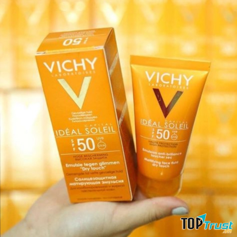 Kem chống nắng Vichy không gây nhờn rít da SPF50 chống tia UVA và UVB (có màu).