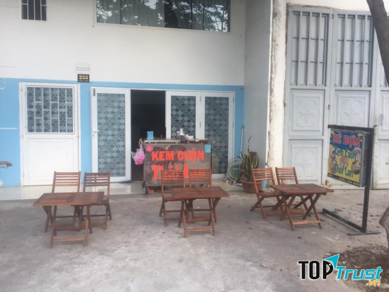 Kem Cuộn Thái Lan Bé Bợm