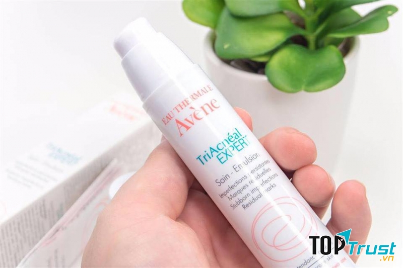 Kem đặc trị mụn Avène Triacneal Expert Emulsion