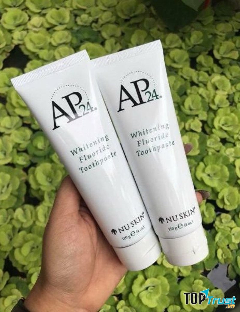 Kem Đánh Răng Trắng Răng AP24 Whitening Fluoride