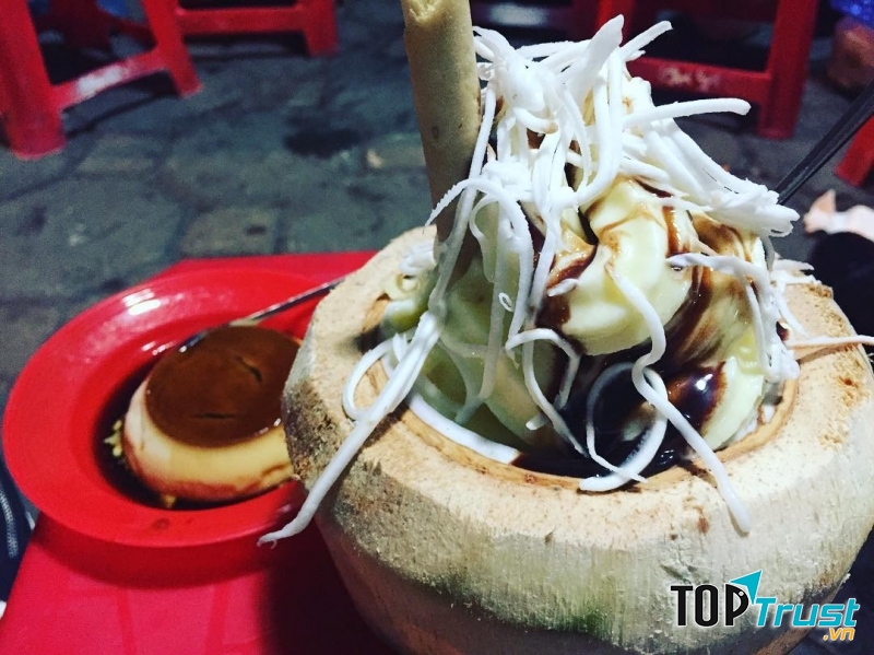 Sự kết hợp tươi mới của kem và dừa tươi