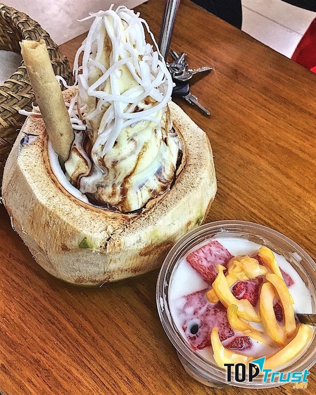 Kem dừa Hàng Than