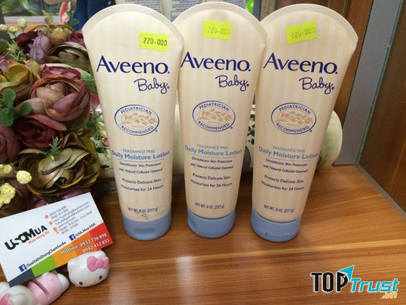 Kem dưỡng da cho bé (lotion) Aveeno Baby Daily Moisture Lotion giúp bảo vệ và giữ ẩm làn da non nớt của con bạn, mang đến cho trẻ một làn da mịn màng, khỏe mạnh.