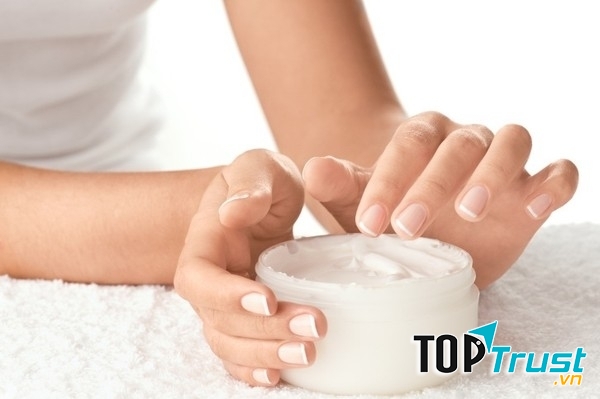 Dùng kem dưỡng phù hợp với da