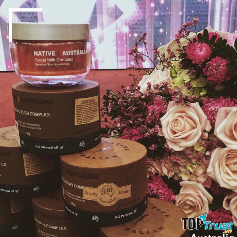 Kem dưỡng ẩm Native Australian Goats Milk Complex