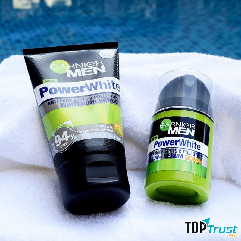 Kem dưỡng da Garnier Men Powerlight