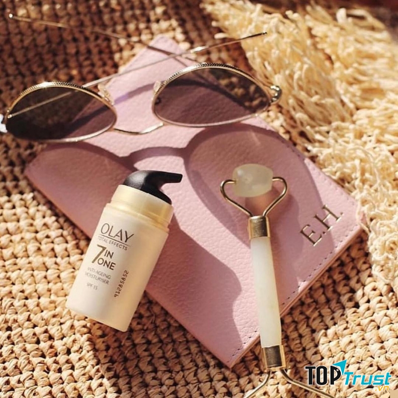 Kem dưỡng Olay Total Effects 7-in-1 Anti-Aging UV Moisturizer SPF 15