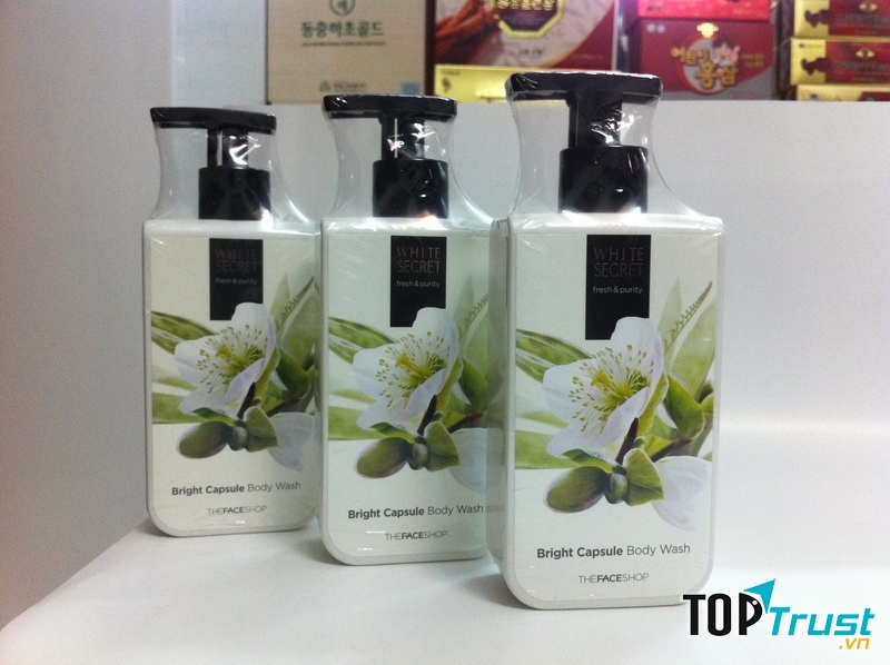 Kem dưỡng trắng da toàn thân The Face Shop dưỡng ẩm rất tốt cho da