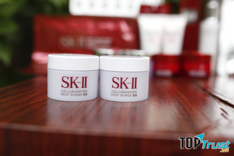 Kem dưỡng trắng SKII Cellumination Deep Surge EX