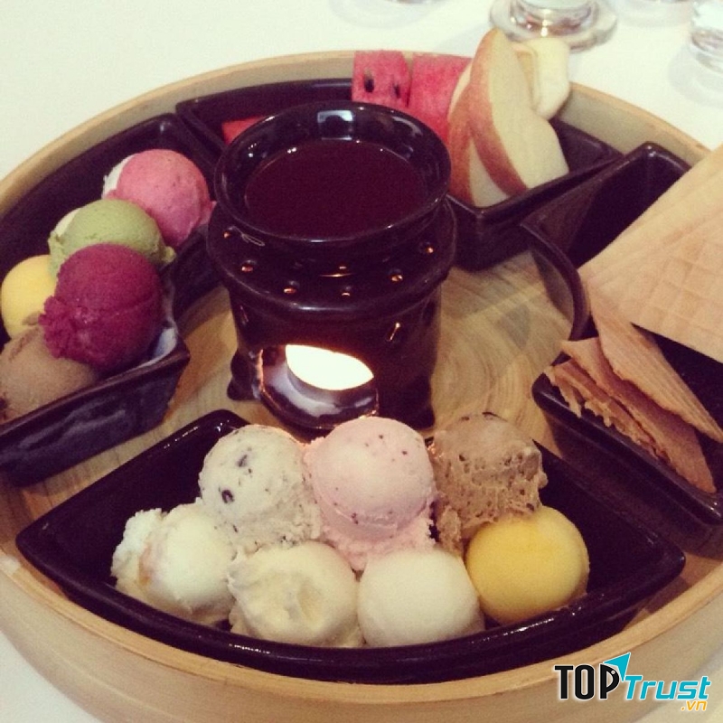 Kem Fanny nhiều màu sắc và hương vị khác nhau