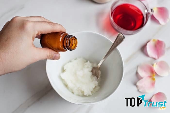 kem hoa hồng dưỡng da, tẩy tế bào chết.