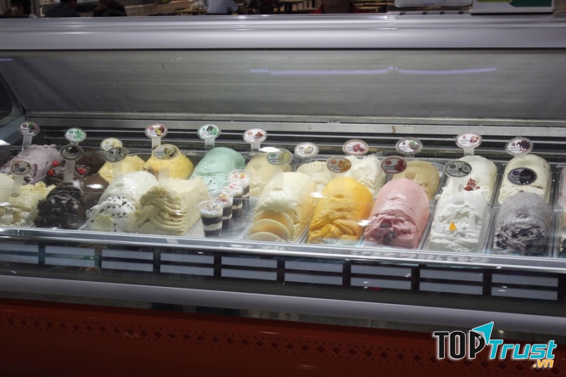 Tại kem ký Trần Quốc Toản có  nhiều hương vị lựa chọn theo ý mỗi người