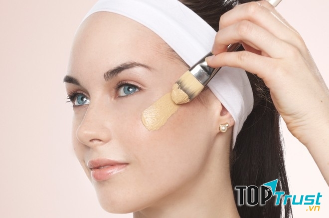 Đối với da dầu, sản phẩm kem nền khuyên dùng chính là dạng gel hoặc bột.