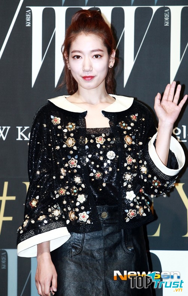 Lỗi đánh kem nền sáng hơn da mặt sẽ làm da bạn thiếu tự nhiên, mất thẩm mỹ