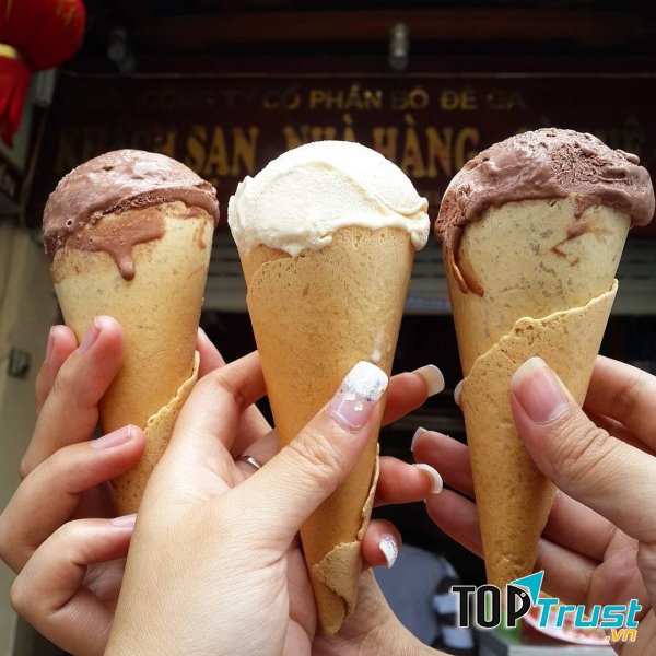 Kem ốc quế – Kem Tươi- Hình minh họa