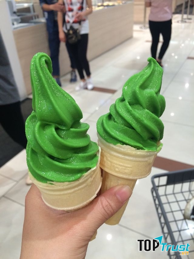 Kem ốc quế trà xanh
