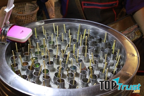 Những que kem ống đủ màu sắc