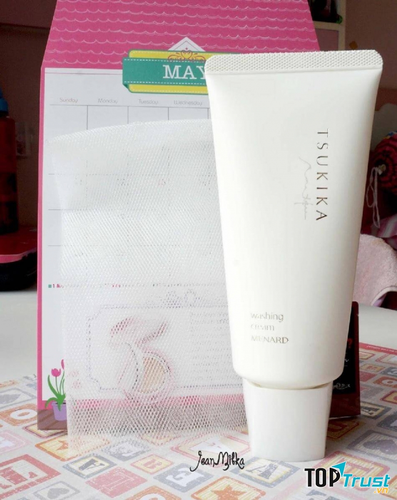 Kem tẩy trang Menard Tsukika Cleansing Cream
