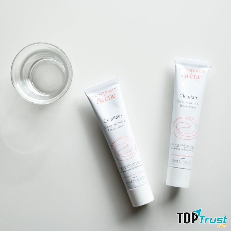 Kem liền sẹo làm mờ vết thâm Avene Cicalfate Creme Reparatrice