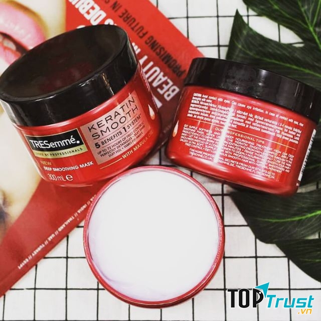 Kem Ủ Vào Nếp Mềm Mượt TRESemmé Keratin Smooth