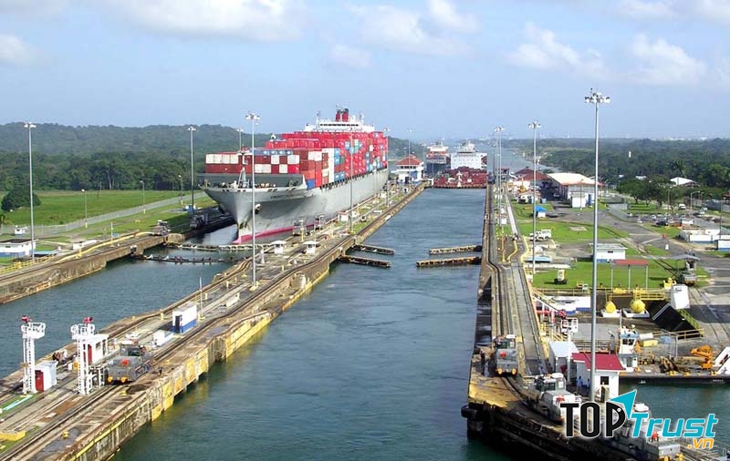 Kênh đào Panama mở ra cánh cửa giao thông thuận tiện cho tàu bè qua lại