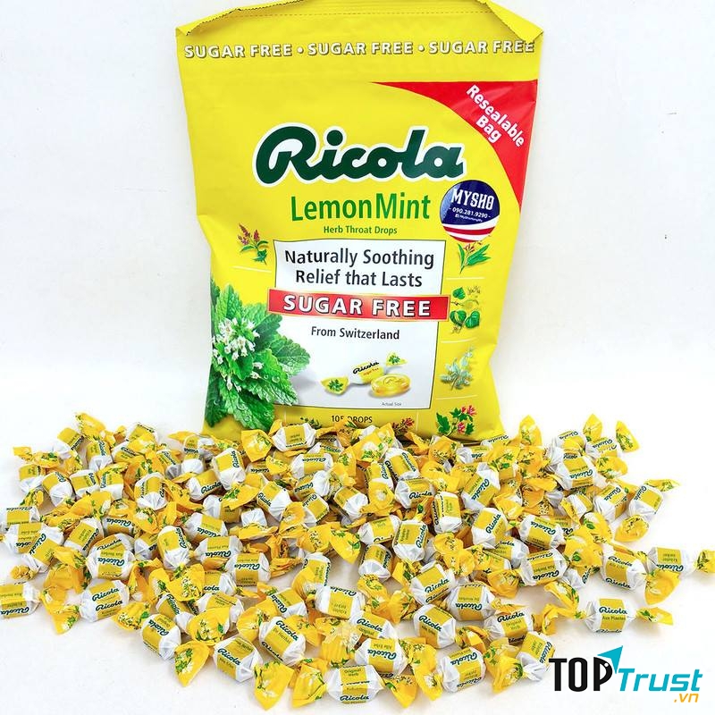 Viên ngậm không đường Ricola Lemon Mint Herb Throat Drops giúp thông mát cổ họng bạn dễ dàng, cải thiện các chứng ho, viêm họng và nghẹt mũi
