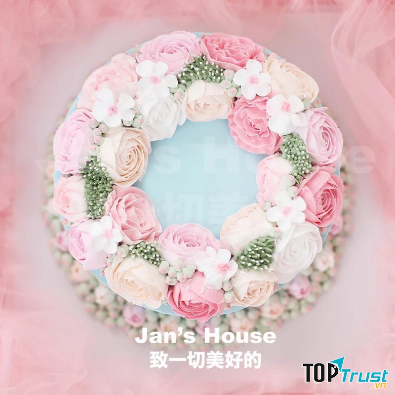 Mẫu bánh hoa nhẹ nhàng tại quán