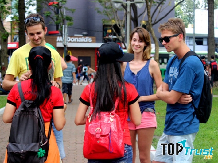 Hãy kết bạn và giao tiếp bằng tiếng Anh